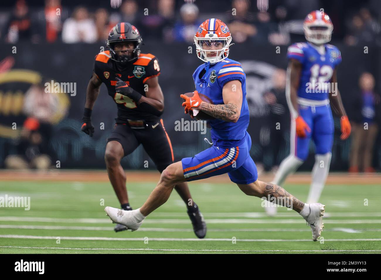 Las Vegas, NV, USA. 17th Dec, 2022. Florida Gators wide receiver Ricky Pearsall (1) runs after catching the football during the first half of the SRS Distribution Las Vegas Bowl featuring the Florida Gators and the Oregon State Beavers at Allegiant Stadium in Las Vegas, NV. Christopher Trim/CSM/Alamy Live News Stock Photo