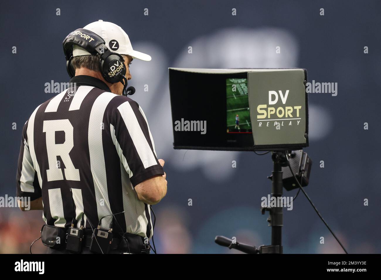 Las Vegas, NV, USA. 17th Dec, 2022. Referee Riley Johnson reviews a replay during the first half of the SRS Distribution Las Vegas Bowl featuring the Florida Gators and the Oregon State Beavers at Allegiant Stadium in Las Vegas, NV. Christopher Trim/CSM/Alamy Live News Stock Photo