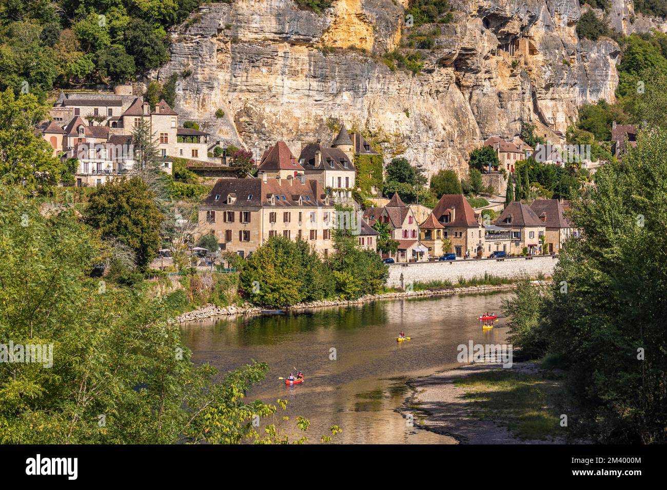 Canoes on the Dordogne in La RoqueGageac, Périgord, Dordogne — free download