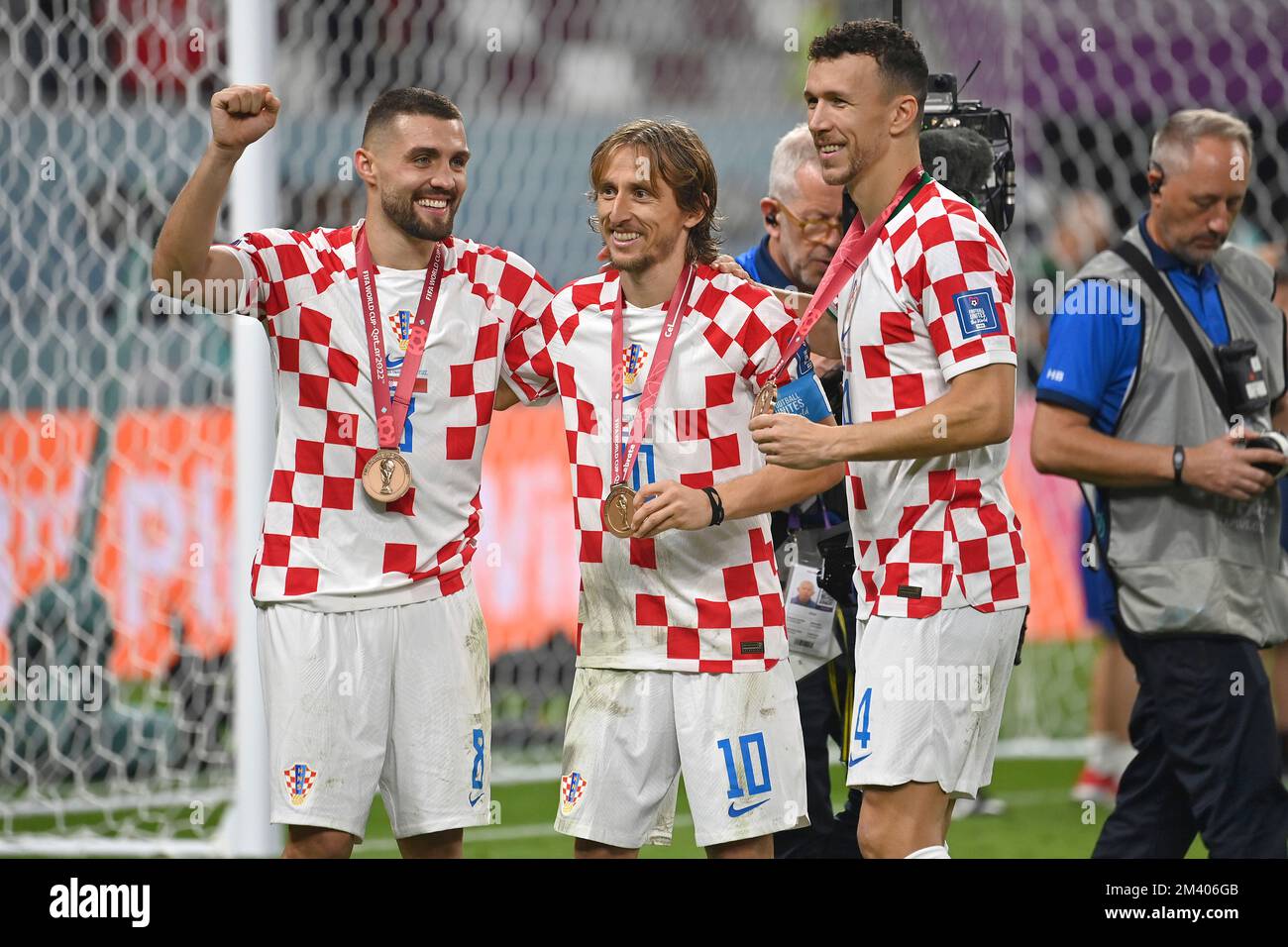 From left: Mateo KOVACIC (CRO), Luka MODRIC (CRO), Ivan PERISIC (CRO), award ceremony with medals, jubilation, joy, enthusiasm. Third place match, match for 3rd place, game 63, Croatia (CRO) - Morocco (MAR) 2-1 on 12/17/2022, Khalifa International Stadium Football World Cup 20122 in Qatar from 11/20 - 18.12.2022 ? Stock Photo