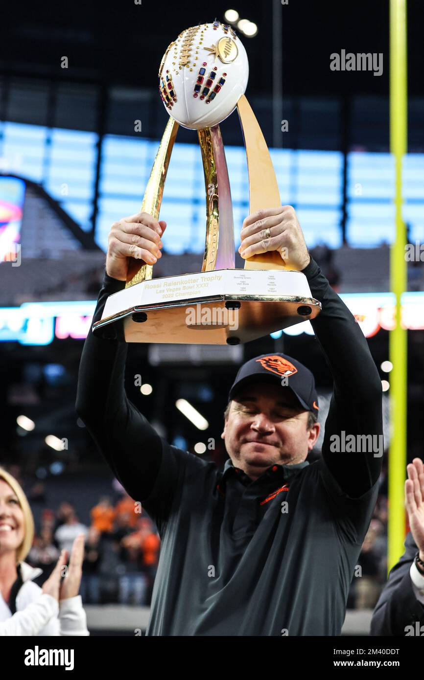 December 17, 2022: Oregon State Beavers head coach Jonathan Smith on stage with the Rossi T. Ralenkotter Las Vegas Bowl''¨Championship Trophy at the conclusion of the SRS Distribution Las Vegas Bowl featuring the Florida Gators and the Oregon State Beavers at Allegiant Stadium in Las Vegas, NV. Christopher Trim/CSM. Stock Photo