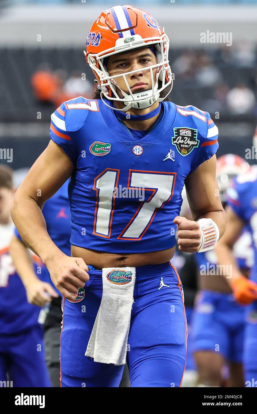 Las Vegas, NV, USA. 17th Dec, 2022. Florida Gators quarterback Max Brown (17) on the field prior to the start of the SRS Distribution Las Vegas Bowl featuring the Florida Gators and the Oregon State Beavers at Allegiant Stadium in Las Vegas, NV. Christopher Trim/CSM/Alamy Live News Stock Photo