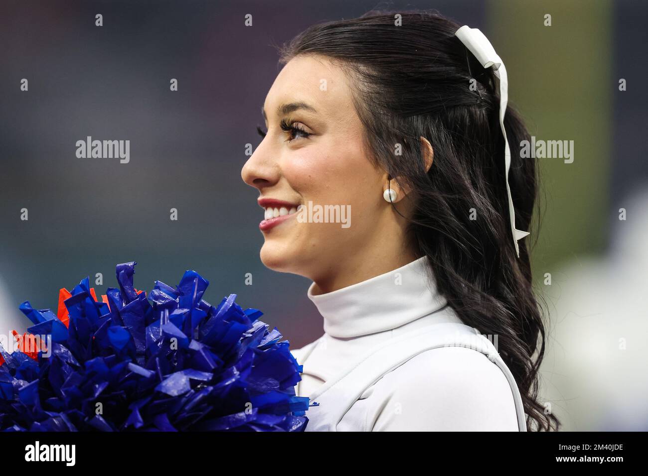 Las Vegas, NV, USA. 17th Dec, 2022. A Florida Gators cheerleader looks towards the stands prior to the start of the SRS Distribution Las Vegas Bowl featuring the Florida Gators and the Oregon State Beavers at Allegiant Stadium in Las Vegas, NV. Christopher Trim/CSM/Alamy Live News Stock Photo