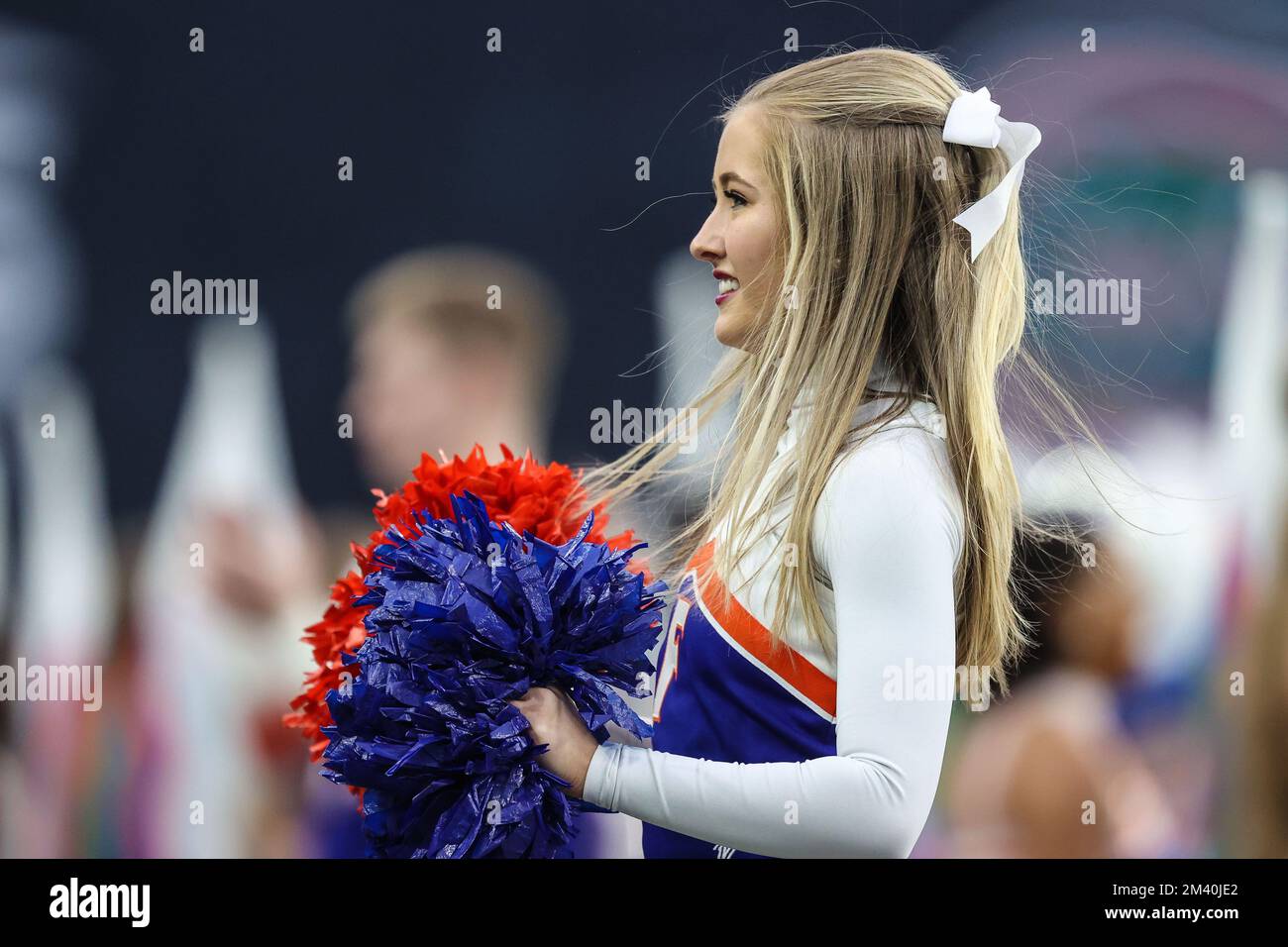 Las Vegas, NV, USA. 17th Dec, 2022. A Florida Gators cheerleader looks towards the stands prior to the start of the SRS Distribution Las Vegas Bowl featuring the Florida Gators and the Oregon State Beavers at Allegiant Stadium in Las Vegas, NV. Christopher Trim/CSM/Alamy Live News Stock Photo