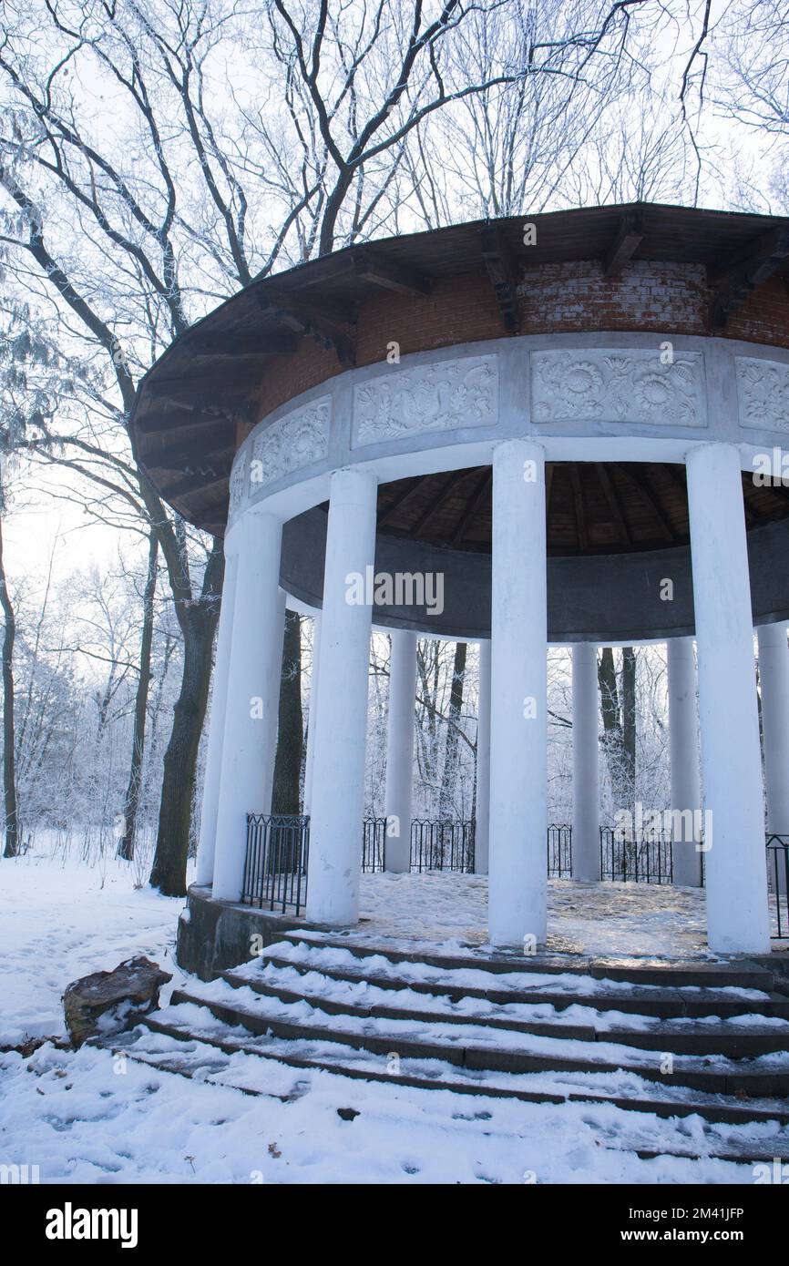 Ancient gazebo in a frosty snowy park in winter Stock Photo - Alamy