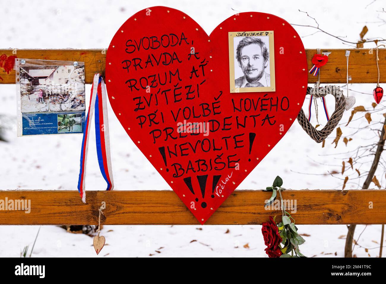 Hradecek, Czech Republic. 18th Dec, 2022. People came to place commemorative things and light candles to mark 11th anniversary of Vaclav Havel death at his countryside house in Hradecek, Czech Republic, on December 18, 2022. Credit: David Tanecek/CTK Photo/Alamy Live News Stock Photo