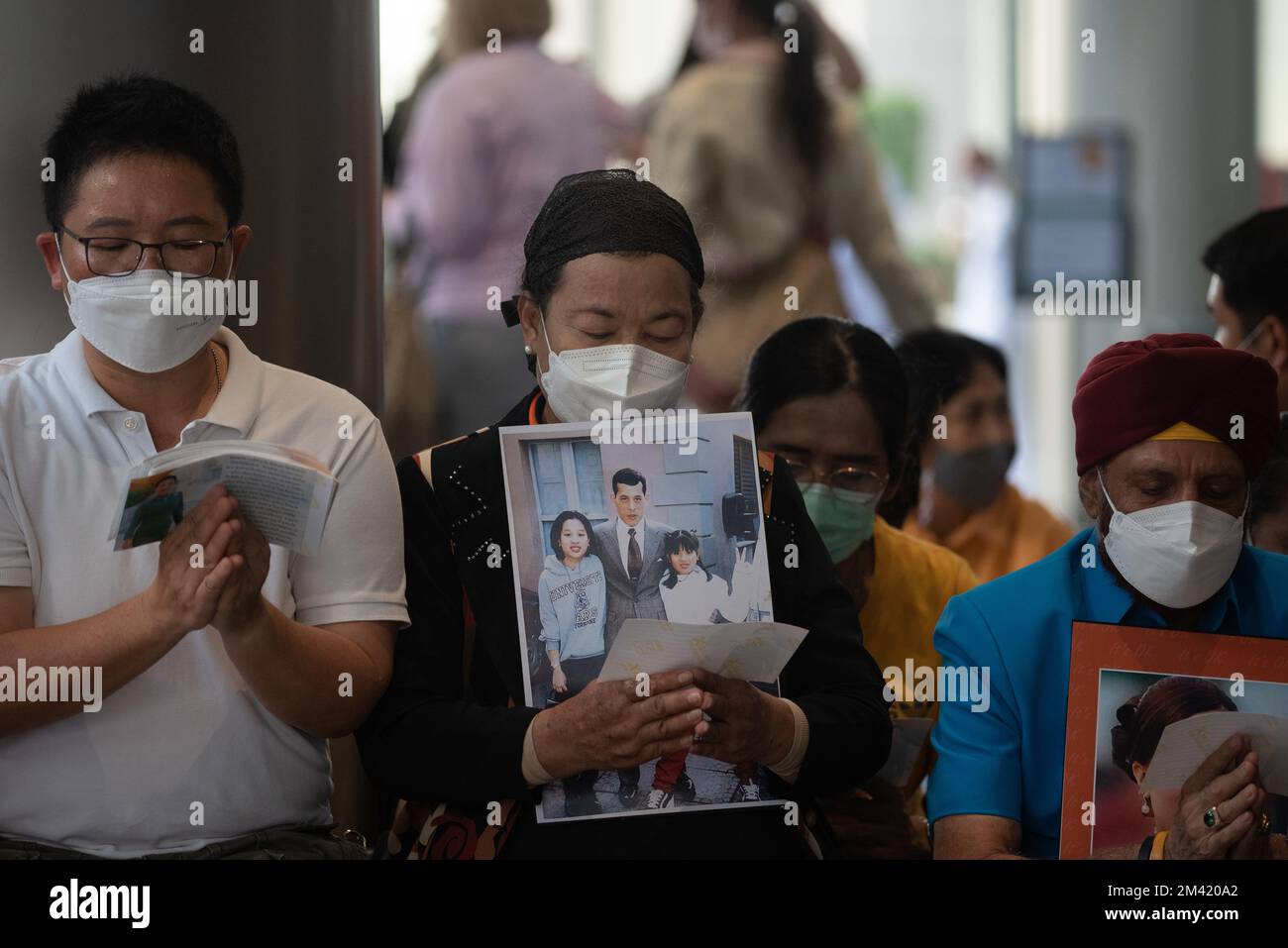 Bangkok, Thailand. 17th Dec, 2022. December 17, 2022 : People hold a picture of Thailand's Her Royal Highness Princess Bajrakitiyabha Narendiradebyavati, inside the King Chulalongkorn Memorial Hospital, Bangkok, Thailand, as she has been hospitalized due to a heart condition. (Credit Image: © Teera Noisakran/Pacific Press via ZUMA Press Wire) Stock Photo