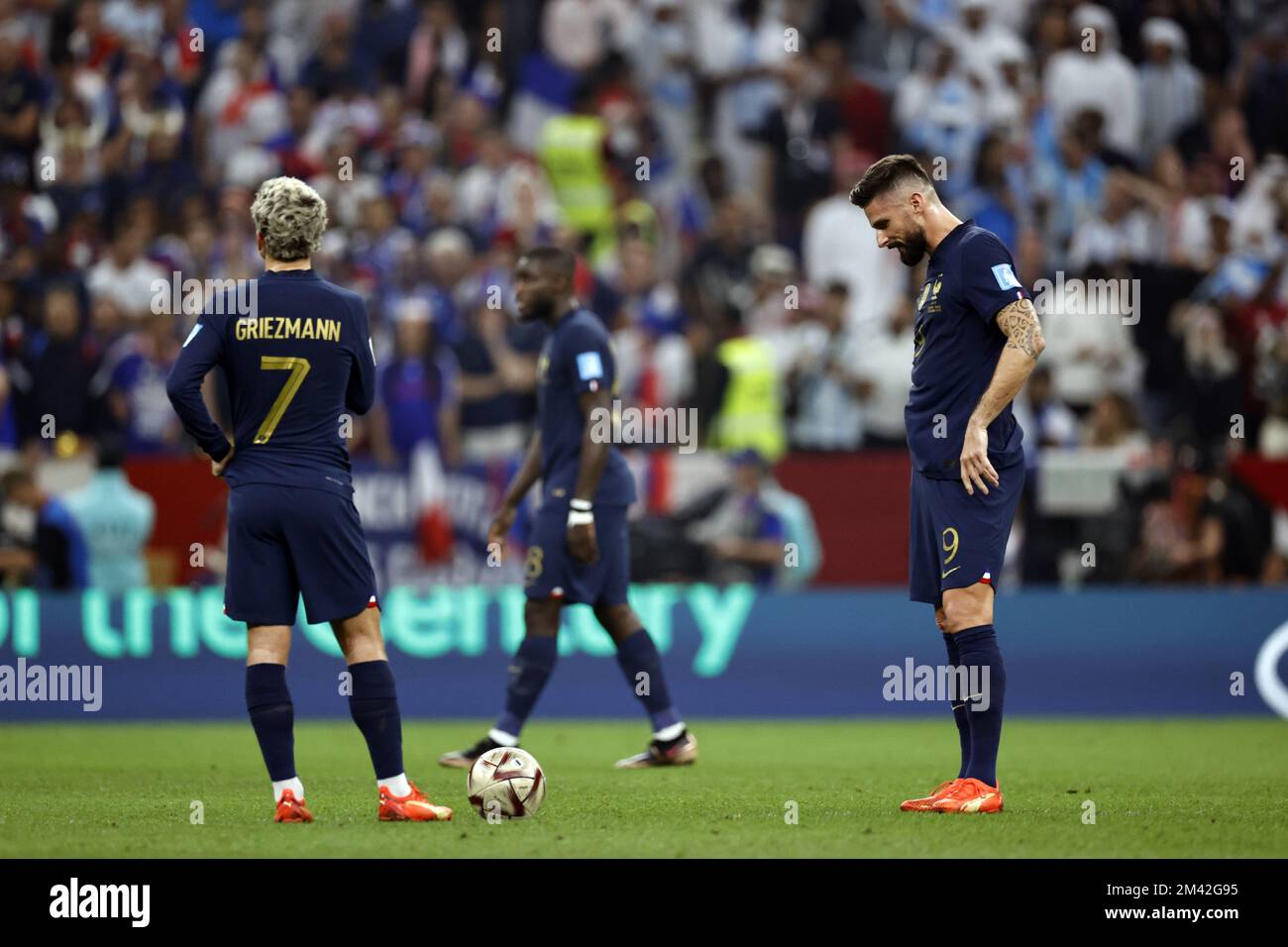 AL DAAYEN - (lr) Antoine Griezmann of France, Olivier Giroud of France disappointment after the 2-0 during the FIFA World Cup Qatar 2022 final match between Argentina and France at the Lusail Stadium on December 18, 2022 in Al Daayen, Qatar. AP | Dutch Height | MAURICE OF STONE Stock Photo