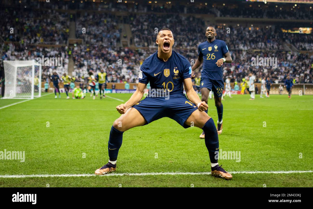 Doha, Qatar. 18th Dec, 2022.  Goal celebration: Kylian Mbappe (FRA) Argentina - France Final Match Argentinien - Frankreich World Cup 2022 in Qatar 18.12.2022 Credit: Moritz Muller/Alamy Live News Stock Photo