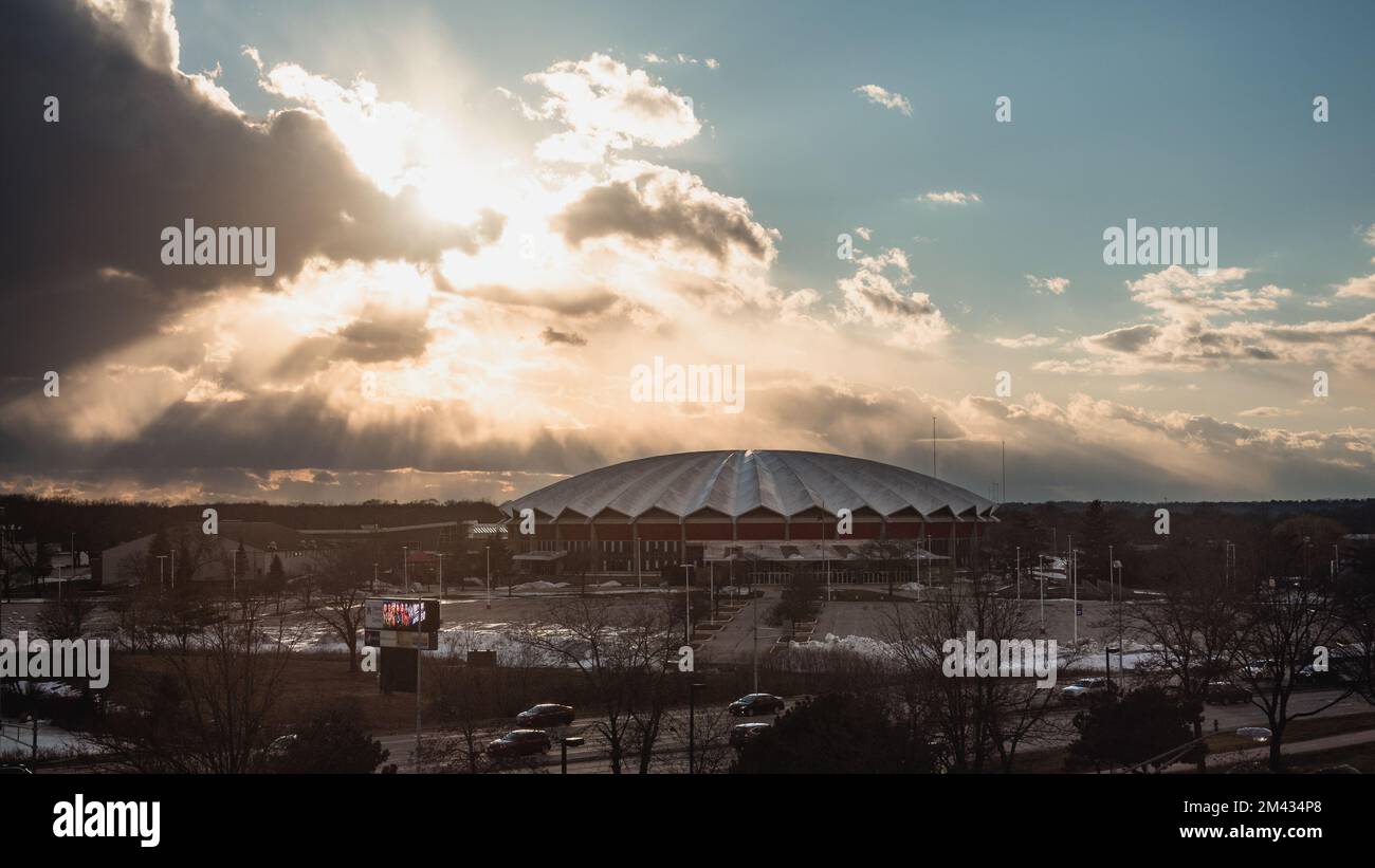 Coliseum at alliant energy center hires stock photography and images