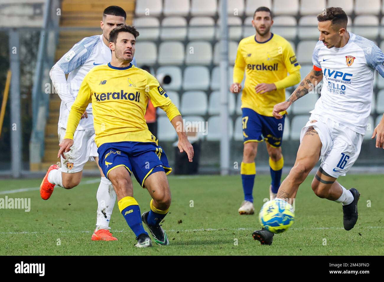 Modena, Italy. 08th Dec, 2022. Shady Oukhadda (Modena) during Modena FC vs  Venezia FC, Italian soccer Serie B match in Modena, Italy, December 08 2022  Credit: Independent Photo Agency/Alamy Live News Stock