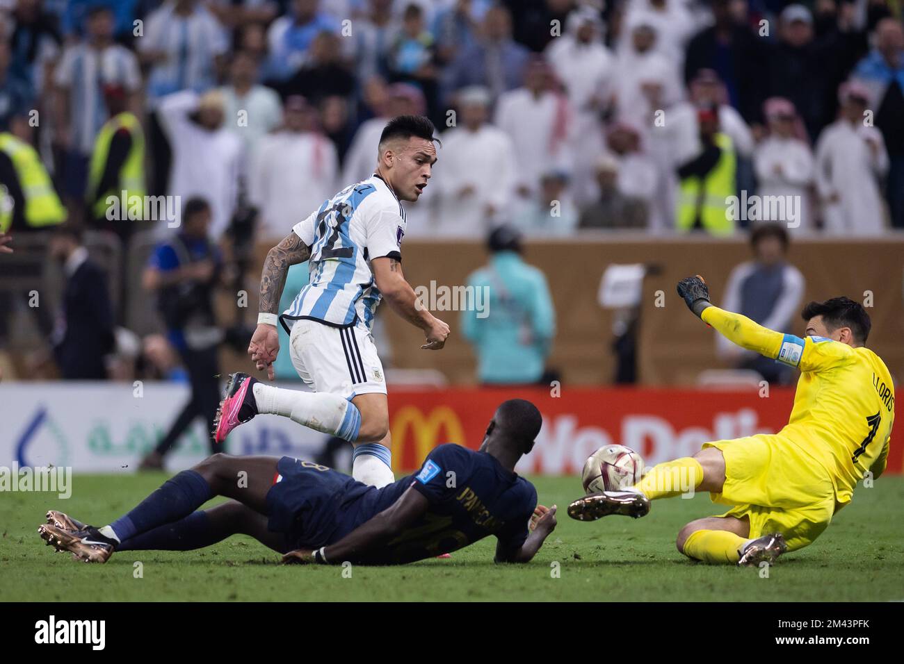 Doha, Brazil. 18th Dec, 2022. Qatar - Doha - 12/18/2022 - 2022 WORLD CUP FINAL, ARGENTINA VS FRANCE - Lautaro Martinez, Argentina player, competes with France goalkeeper Lloris during a match at the Lusail stadium for the 2022 World Cup championship. Photo: Pedro Martins/AGIF/Sipa USA Credit: Sipa USA/Alamy Live News Stock Photo