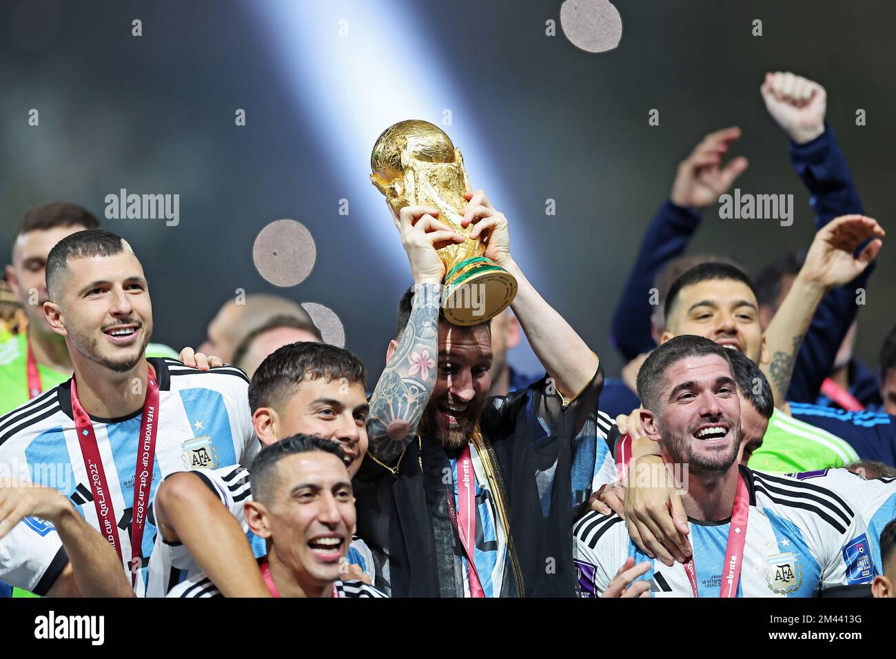 Lusail Iconic Stadium, Lusail, Qatar. 18th Dec, 2022. FIFA World Cup  Football Final Argentina versus France; Alexis Mac Allister of Argentina  lifts the world cup trophy Credit: Action Plus Sports/Alamy Live News