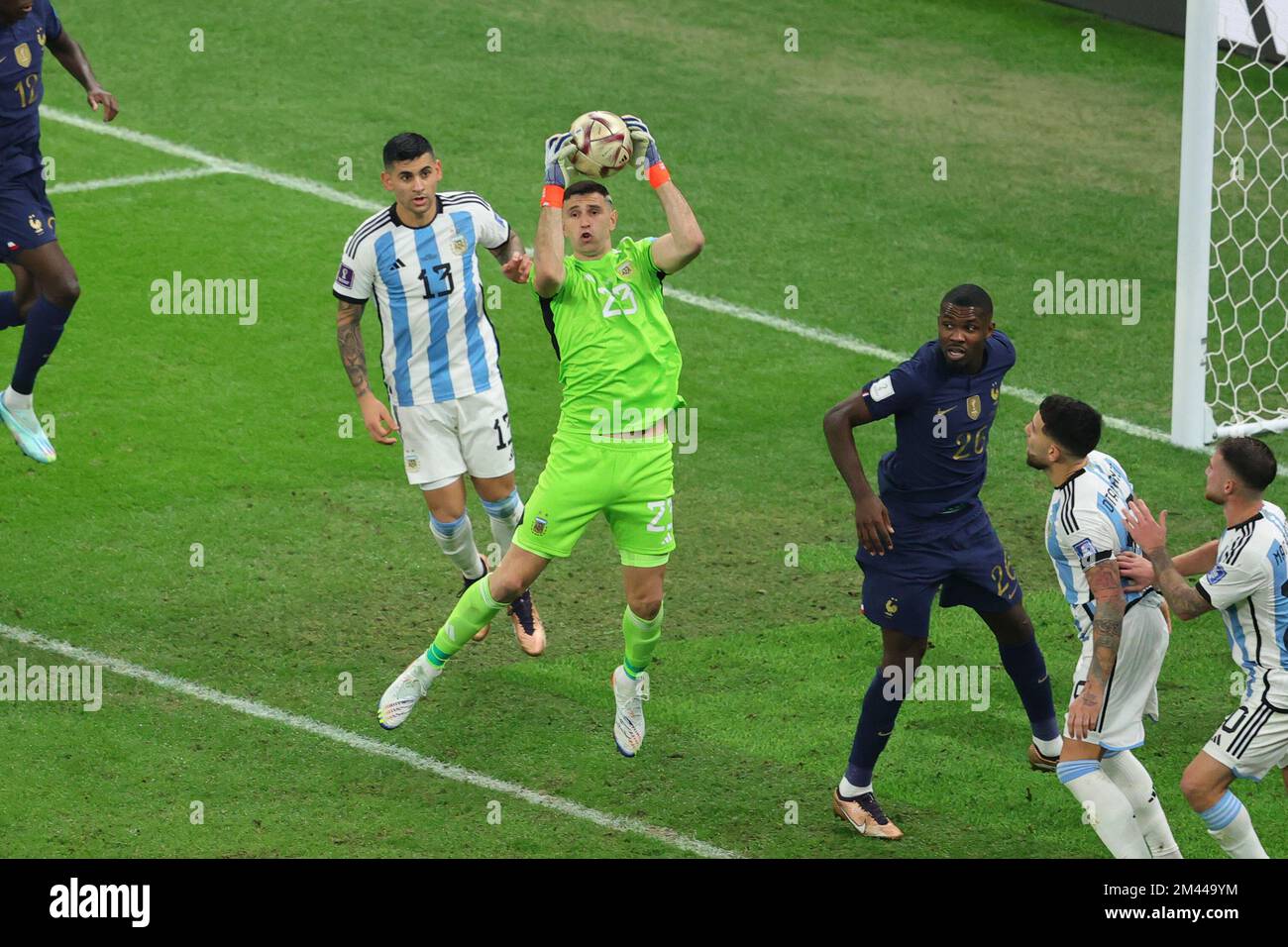 Emiliano martinez save hi-res stock photography and images - Alamy