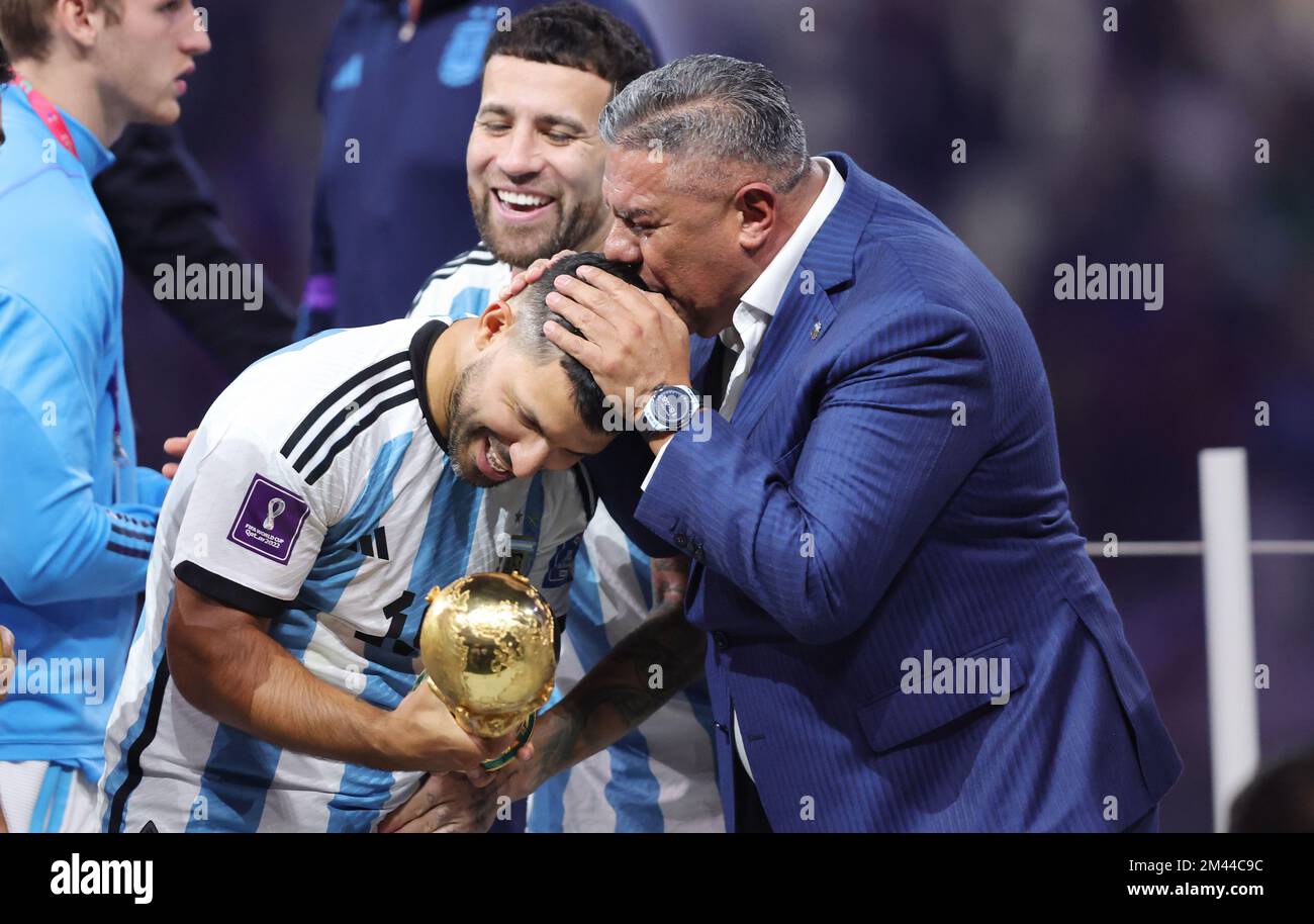 Al Daayen, Qatar - December 18, 2022, Nicolas Otamendi of Argentina celebrates with the trophy after winning the FIFA World Cup 2022, Final football match between Argentina and France on December 18, 2022 at Lusail Stadium in Al Daayen, Qatar - Photo: Sebastian El-saqqa/DPPI/LiveMedia Stock Photo