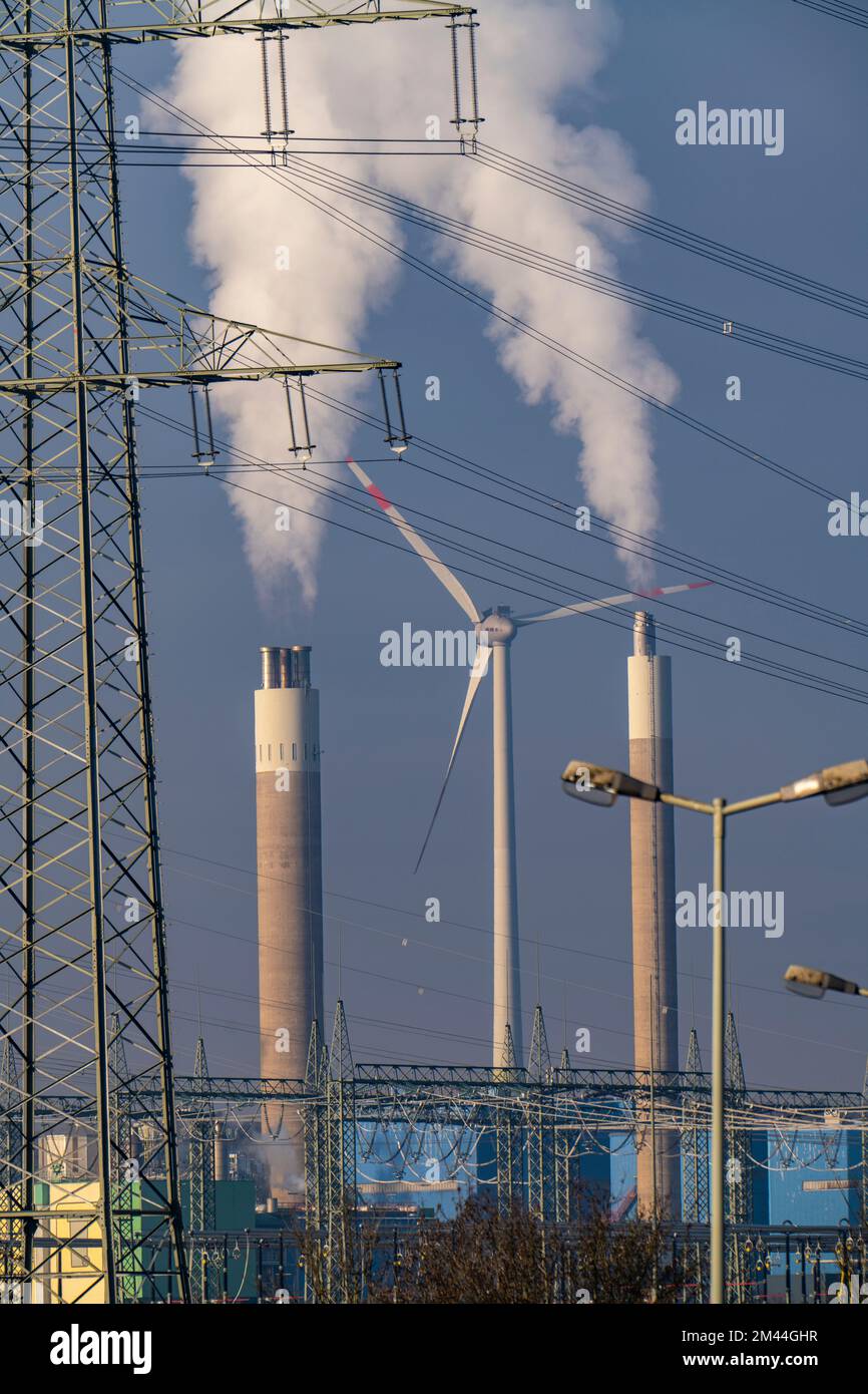 Highvoltage power line, highvoltage pylon, chimney of the wastefired