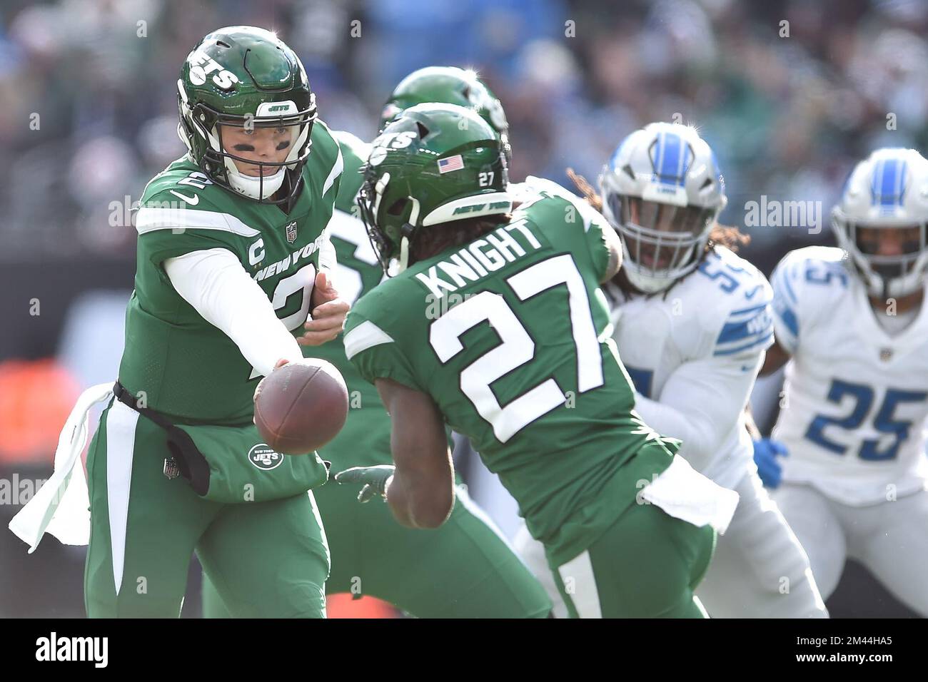 New York Jets' Zonovan Knight runs the ball during a practice at the NFL  football team's training facility in Florham Park, N.J., Sunday, July 30,  2023. (AP Photo/Seth Wenig Stock Photo - Alamy