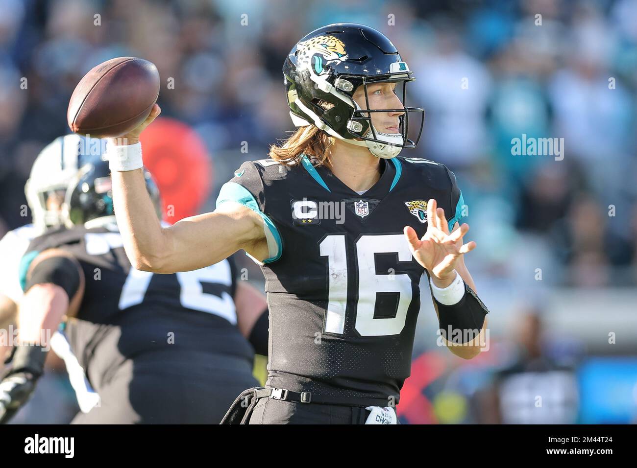 December 18, 2022: Jacksonville Jaguars quarterback TREVOR LAWRENCE (16) prepares to throw the ball during the Jacksonville Jaguars vs Dallas Cowboys NFL game at TIAA Bank Field Stadium in Jacksonville, Fl on December 18, 2022. (Credit Image: © Cory Knowlton/ZUMA Press Wire) Stock Photo