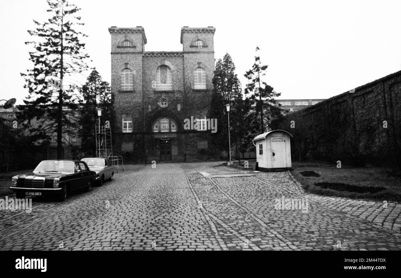 Life in the prisons and penitentiaries Werl, Butzbach and Muenster in