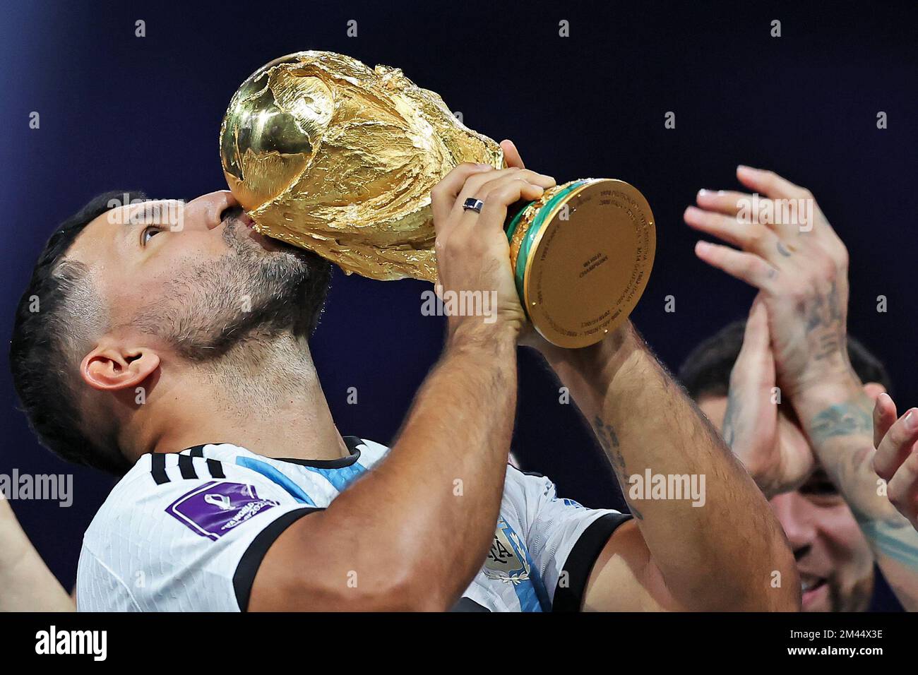 Lusail Iconic Stadium, Lusail, Qatar. 18th Dec, 2022. FIFA World Cup Football Final Argentina versus France; Sergio Aguero of Argentina lifts the world cup trophy Credit: Action Plus Sports/Alamy Live News Stock Photo