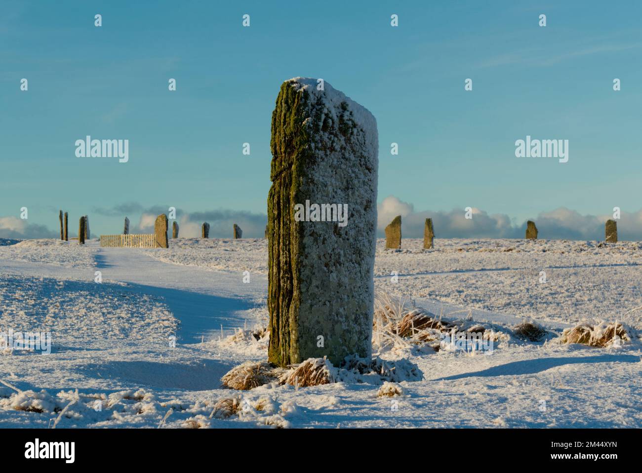 Comet stone and Ring of Brodgar, Orkney Stock Photo Alamy