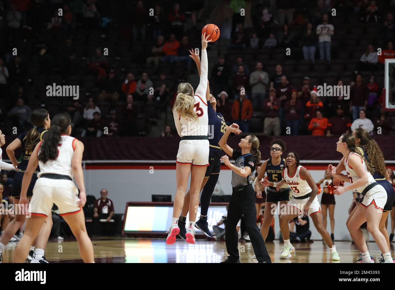 December 18, 2022 Virginia Tech Hokies center Elizabeth Kitley (33