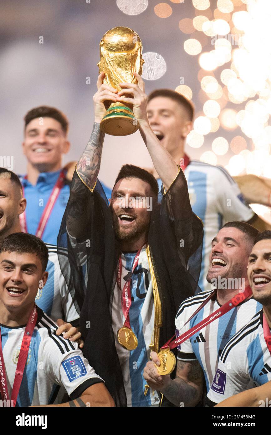 Carte Postale Messi - Finale Coupe Du Monde Qatar 2022, Trophée Or, édition Limitée FIFA/Qatar Post