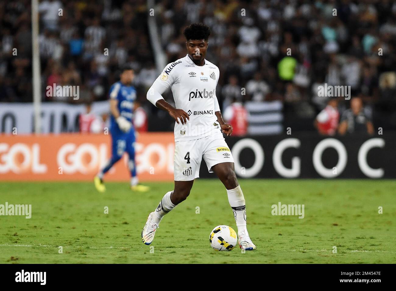 Rio de Janeiro, Brazil,November 10, 2022. Santos football player Eduardo Bauermann, during the game Botafogo x Santos for the Brazilian championship a Stock Photo