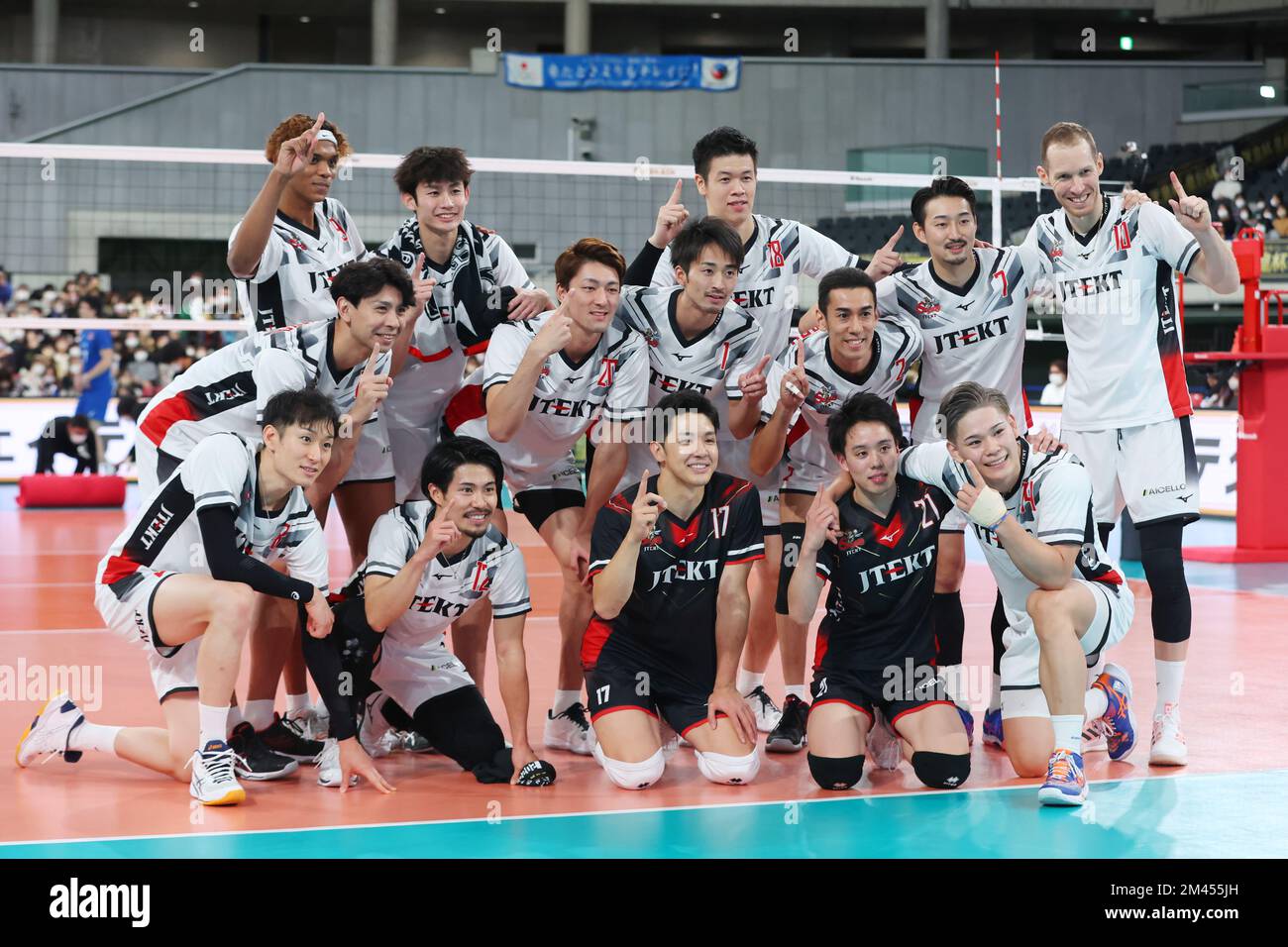 Tokyo Gymnasium, Tokyo, Japan. 18th Dec, 2022. JTEKT Stings team group ...