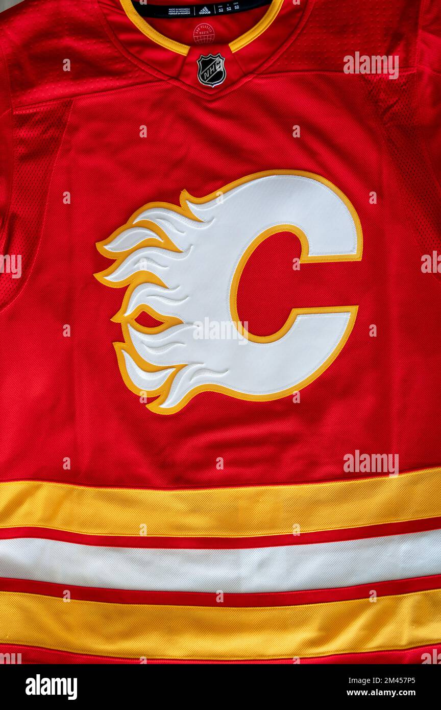 Vintage Calgary Flames NHL Reebok Jersey 