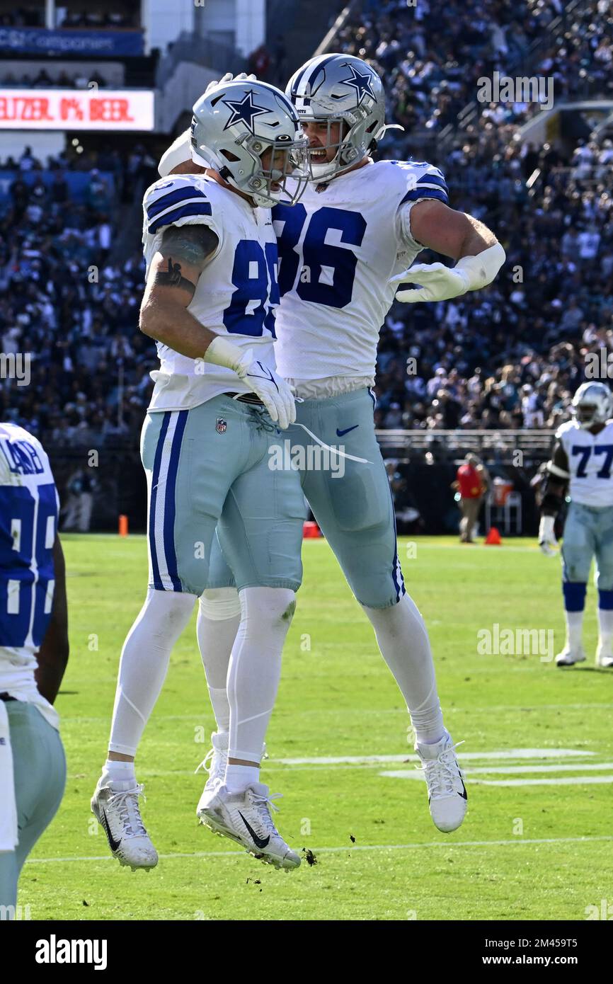 Tight end (89) Peyton Hendershot of the Dallas Cowboys warms up before  playing against the Los Angeles Rams in an NFL football game, Sunday, Oct.  9, 2022, in Inglewood, Calif. Cowboys won