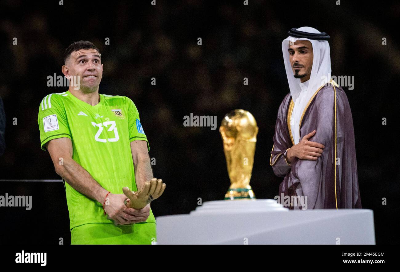 Doha, Qatar. 18th Dec, 2022. Torwart Emiliano Martinez (Arg) celebrates
