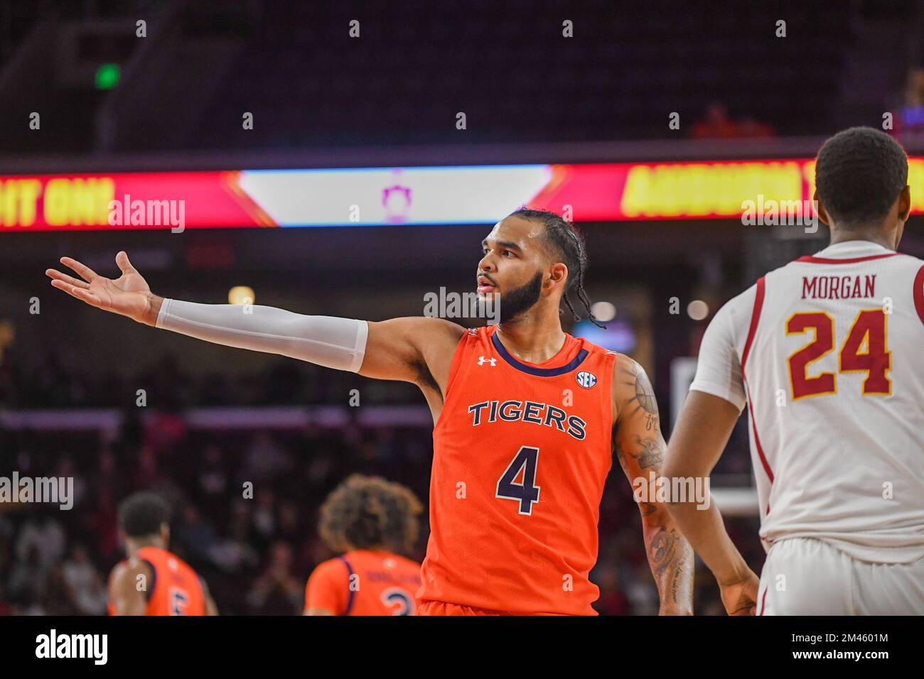 Auburn Tigers forward Johni Broome (4) during an NCAA basketball game