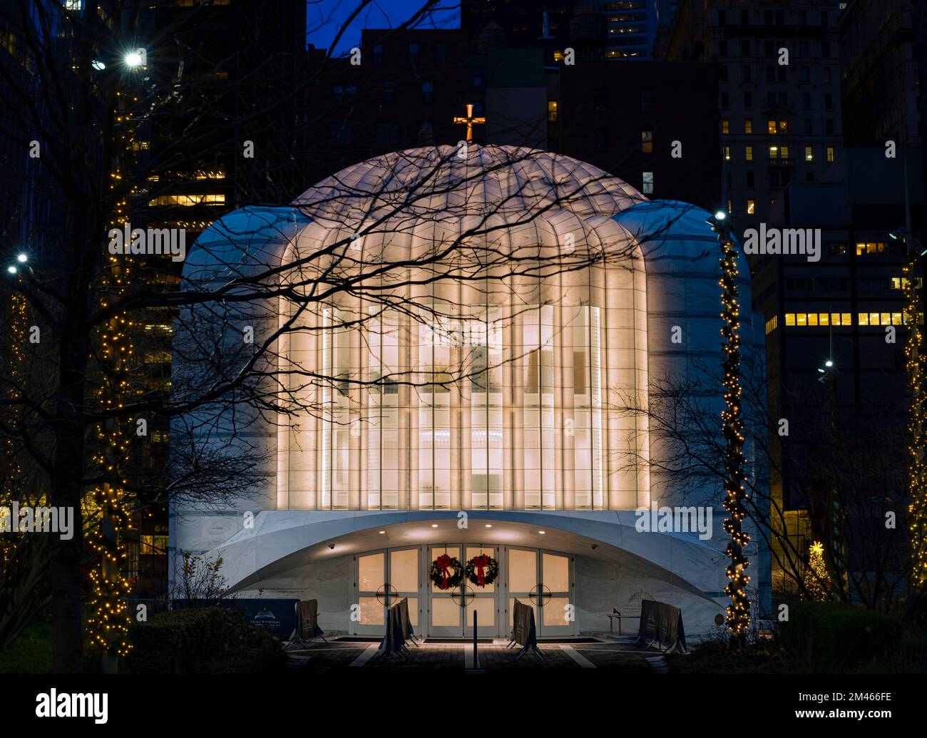 st-nicholas-greek-orthodox-church-world-trade-center-at-christmas