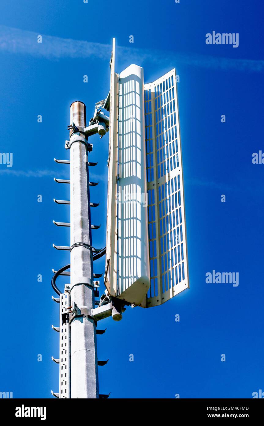 Power antenna hires stock photography and images Alamy