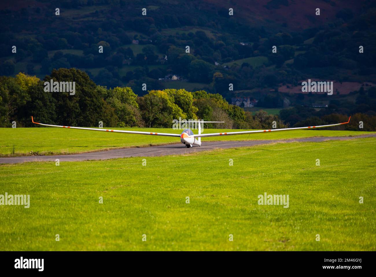 RAFGSA Duo Discus two seat high performance glider sailplane landing at Lleweni Parc airfield. Denbigh, Wales. Stock Photo