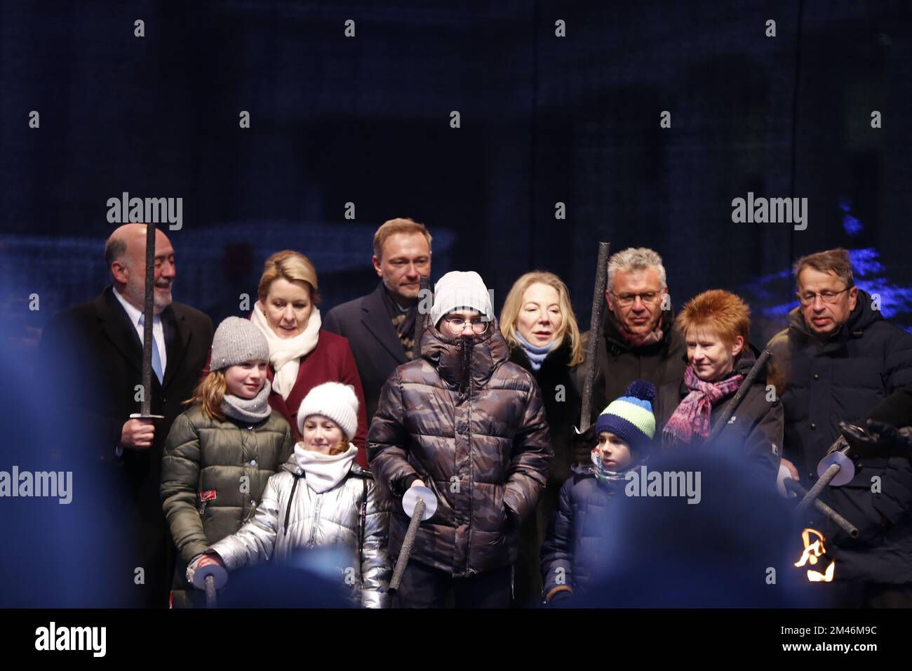 Berlin, Berlin-Mitte, Germany. 18th Dec, 2022. Berlin: Hanukkah at the Brandenburg Gate - inauguration and ceremony. The lighting of the first Hanukkah candle. (Credit Image: © Simone Kuhlmey/Pacific Press via ZUMA Press Wire) Stock Photo