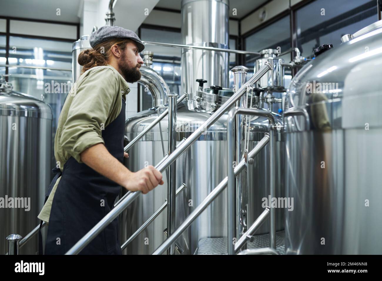 Flat cap owner hires stock photography and images Alamy