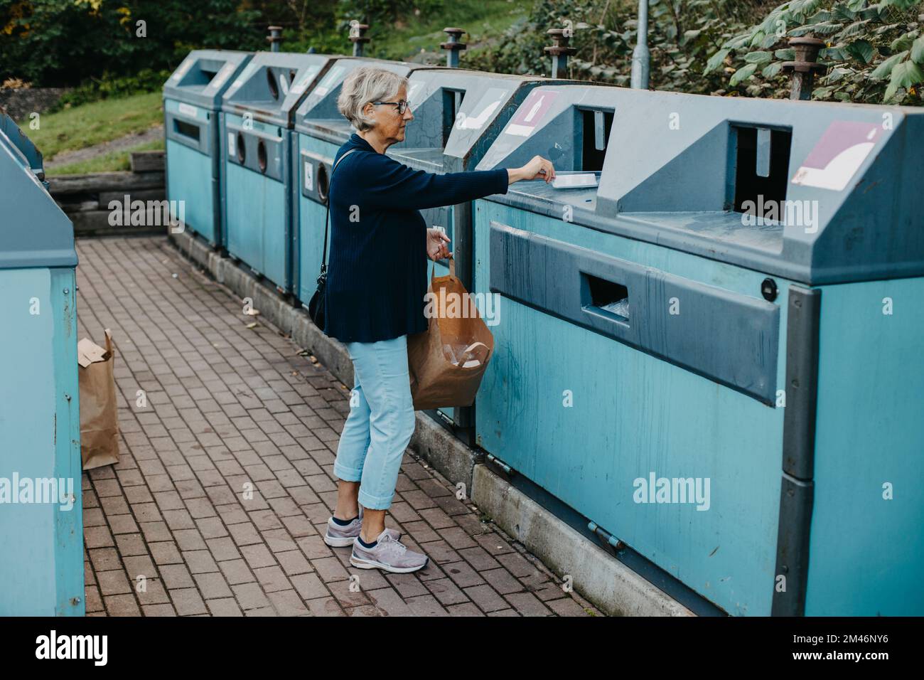 Smart bin hi-res stock photography and images - Alamy