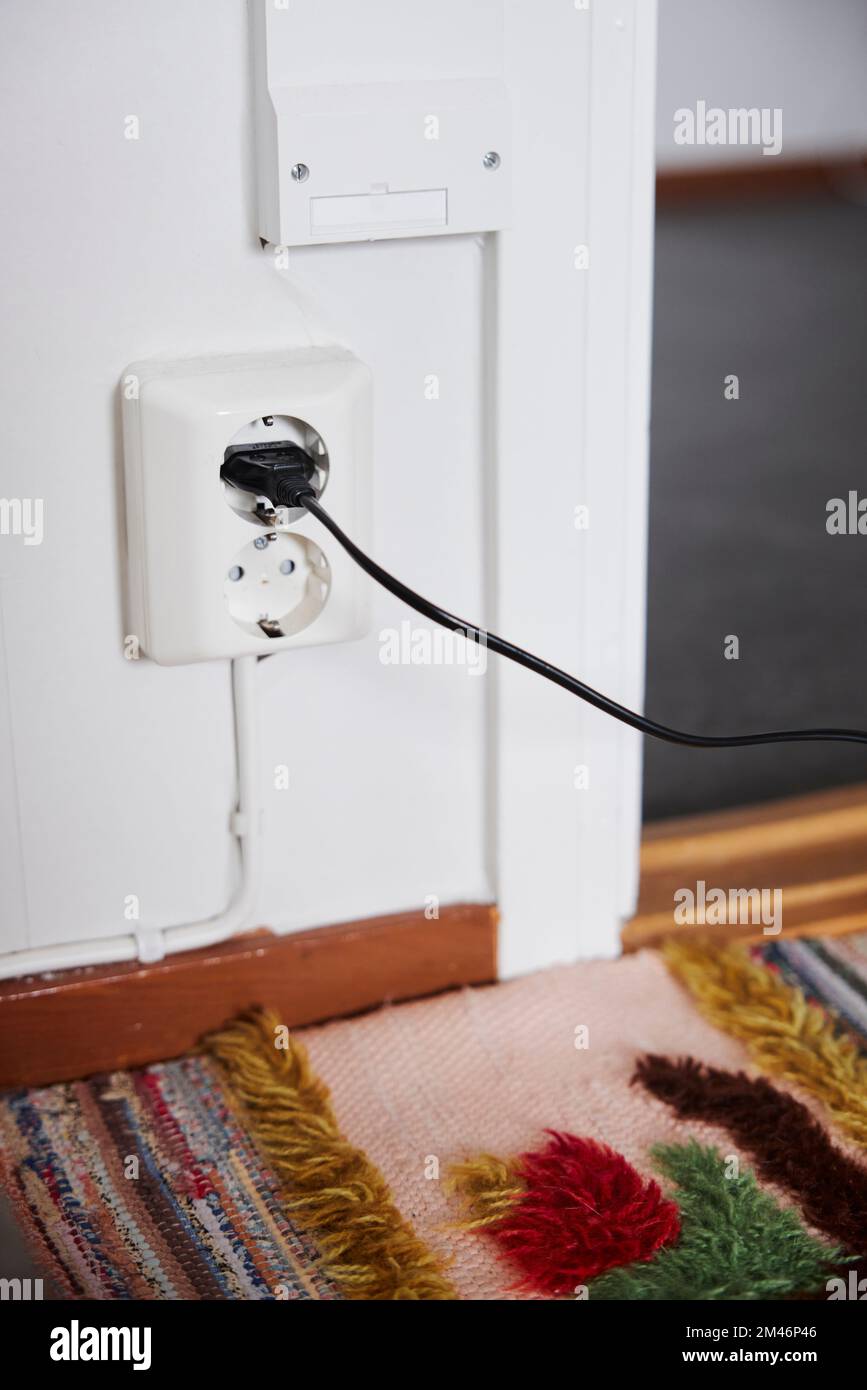 Cable on wall hi-res stock photography and images - Alamy