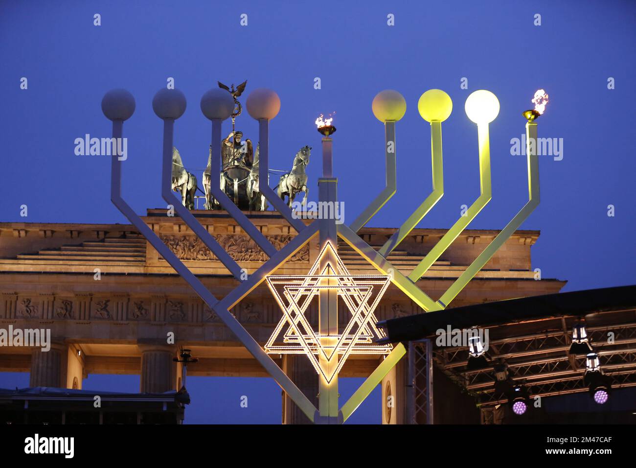 (12/18/2022) Berlin Hanukkah at the Brandenburg Gate inauguration