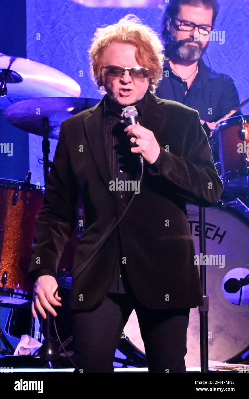 Celebrity Cutouts Sagoma In Cartone Di Mick Hucknall (Abito Blu) - Formato Mini (60 Cm) - Ritaglio Realistico Per Feste, Scherzi E Collezionisti