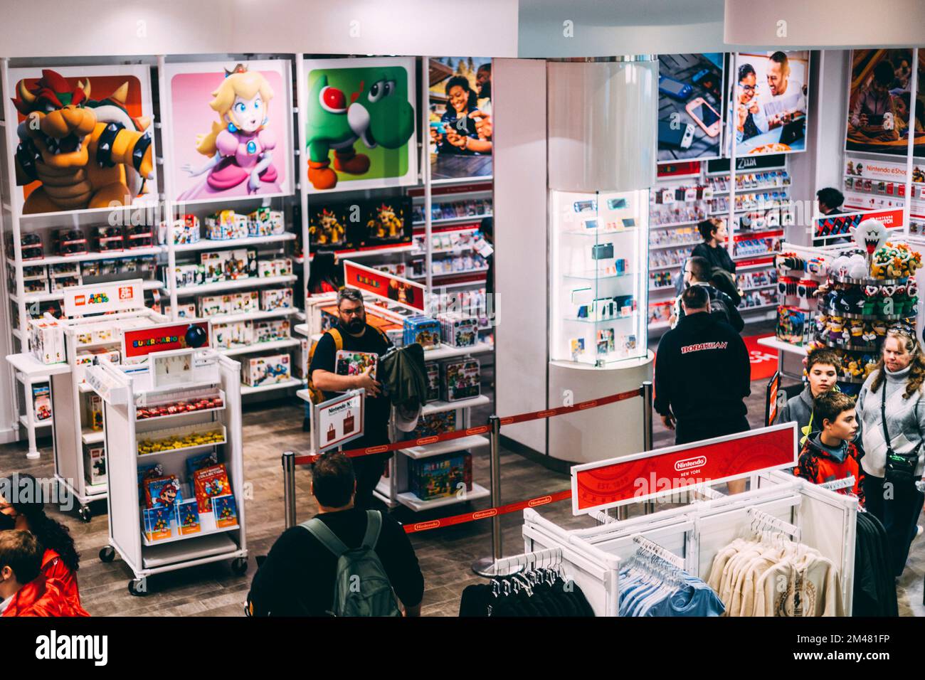 New York Manhattan, 02.10 - 10.10.22: Nintendo Geschäft.   Foto: pressefoto Mika Volkmann Stock Photo