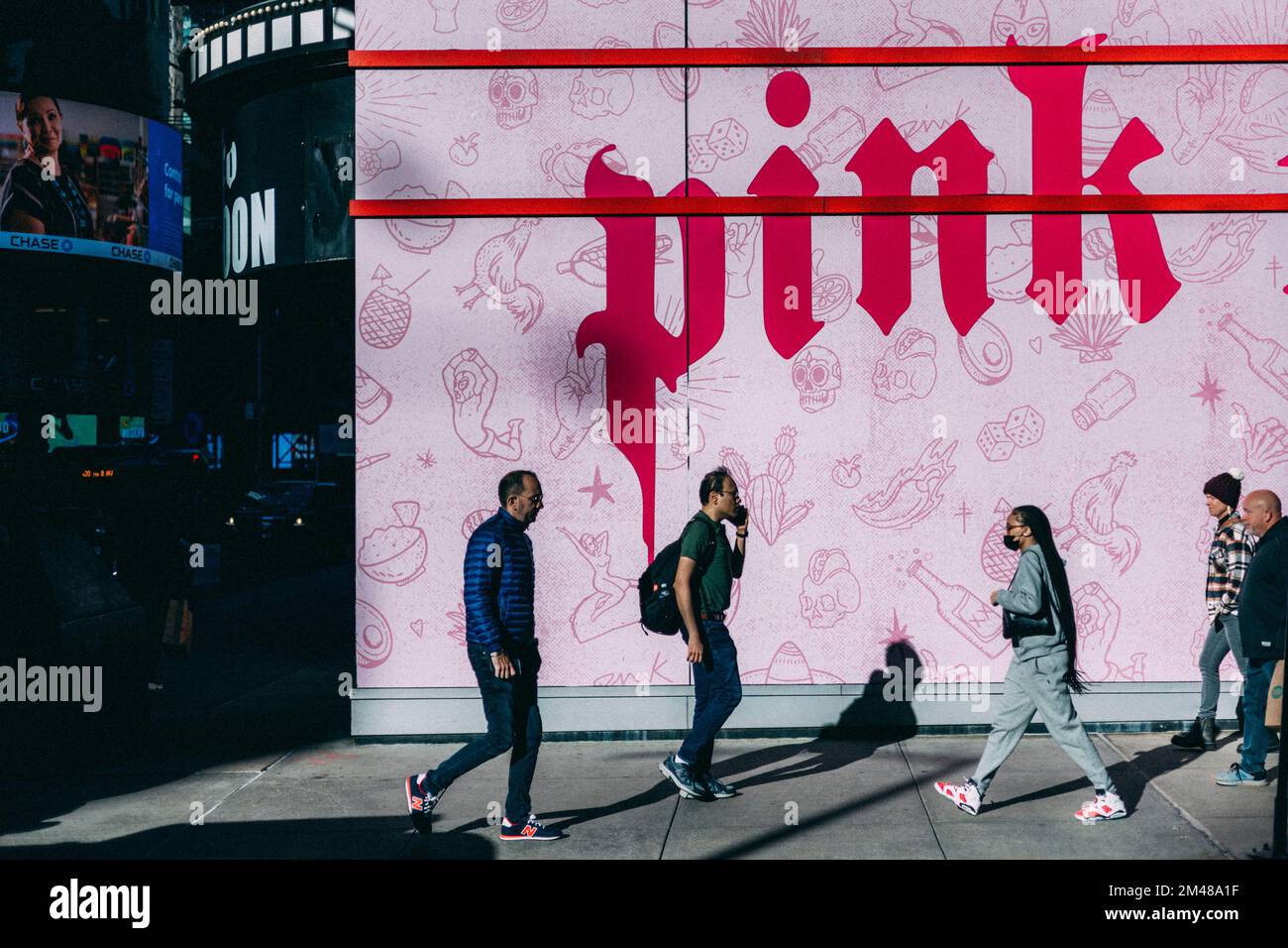 New York Manhattan, 02.10 - 10.10.22: Pink.  Foto: pressefoto Mika Volkmann Stock Photo