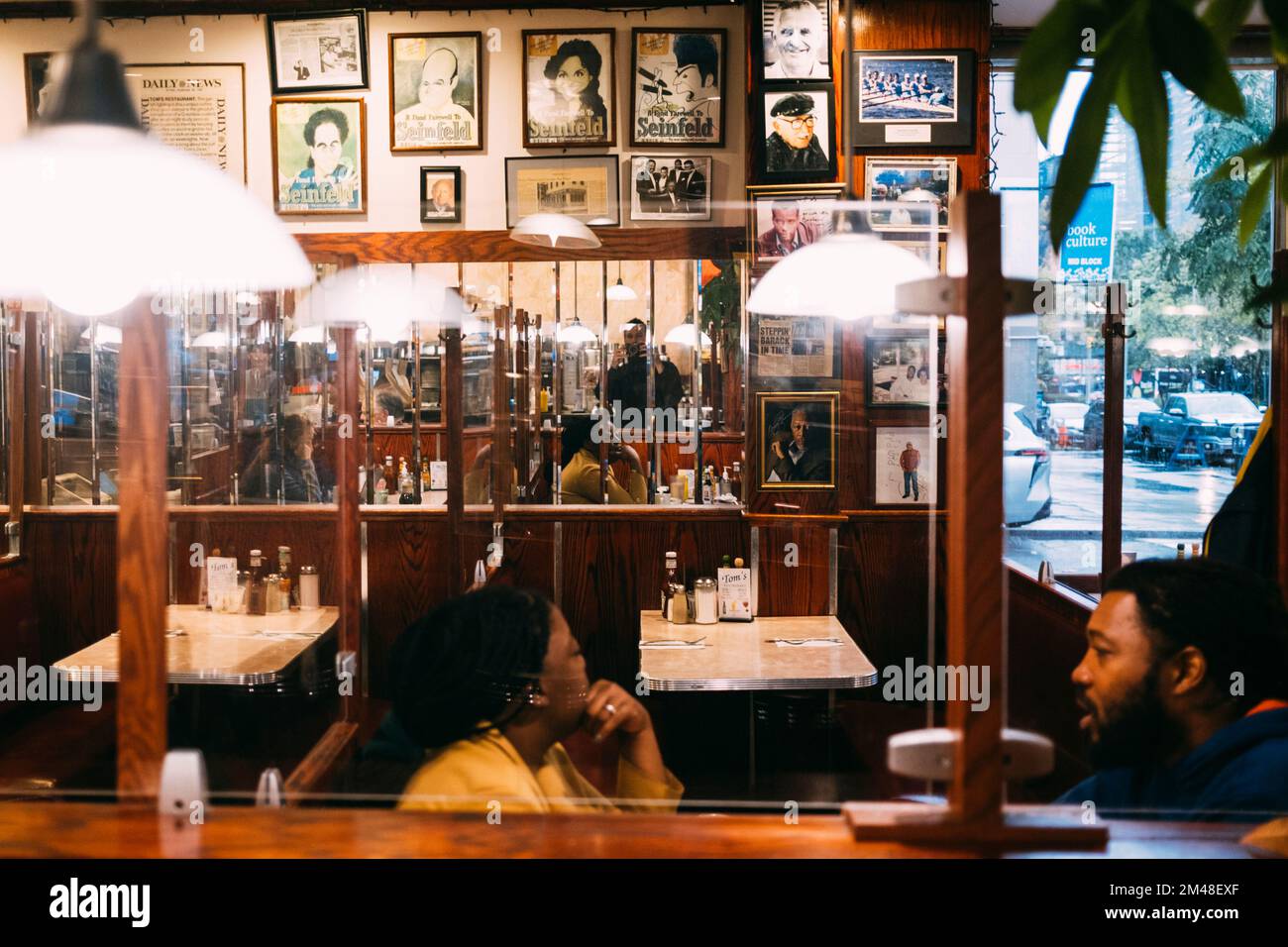 New York Manhattan, 02.10 - 10.10.22: Tom's Restaurant auch besser bekannt als Monk’s Cafe aus der Sitcom Seinfeld.  Foto: pressefoto Mika Volkmann Stock Photo