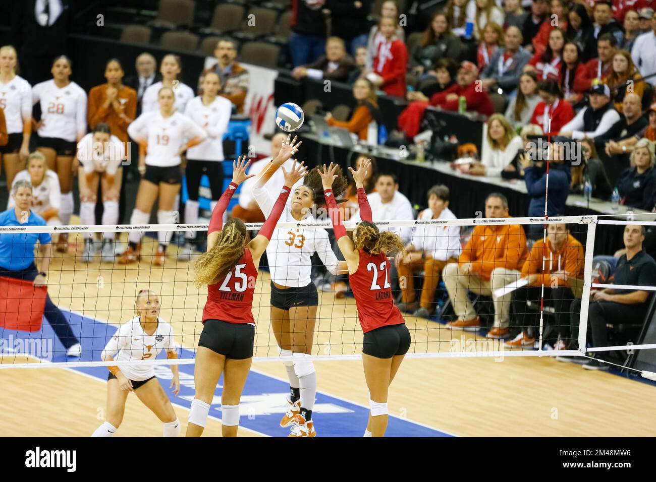 In the NCAA Volleyball Championship, Louisville, coached by two former
