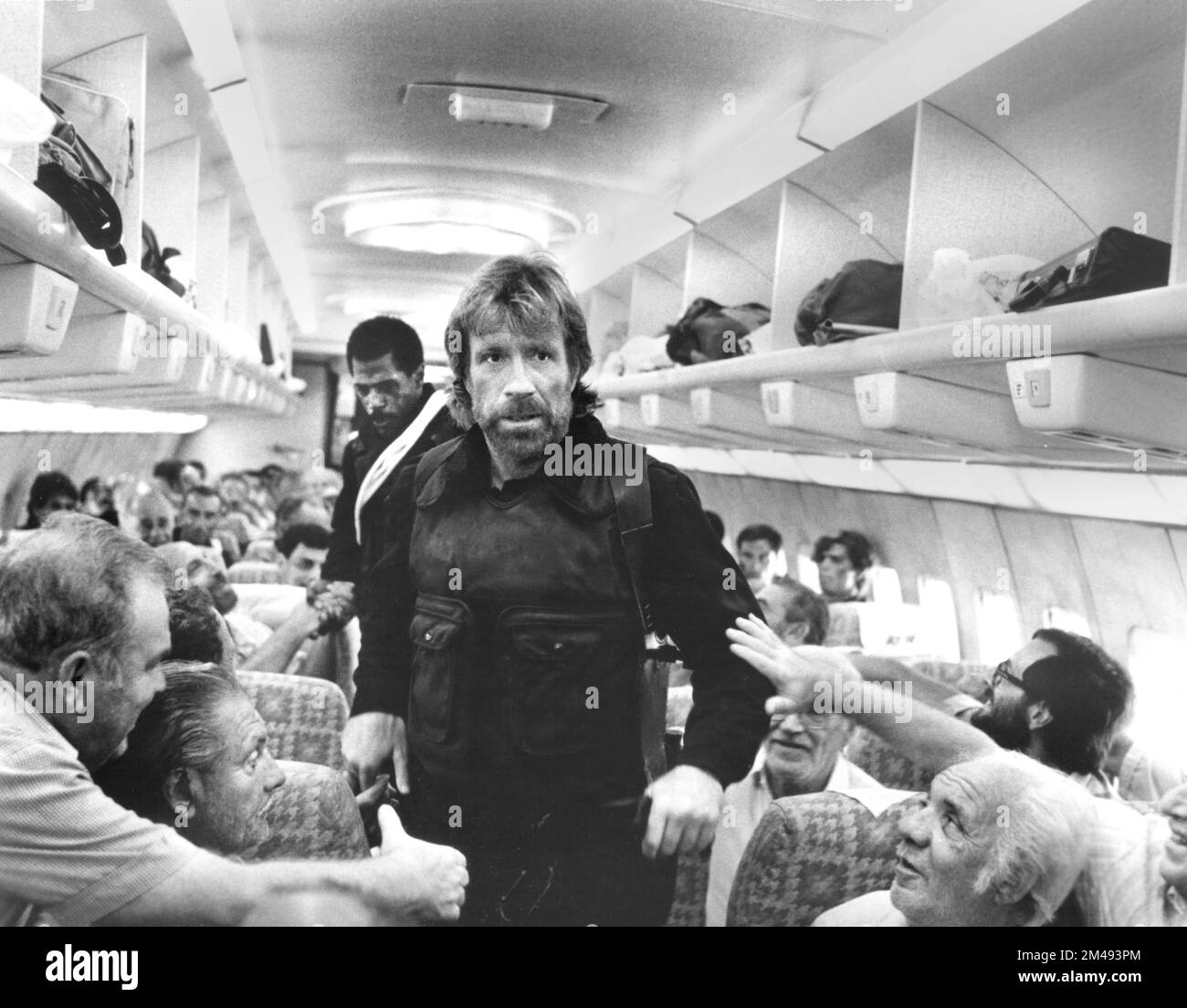 Steve James, Chuck Norris, on-set of the Film, 'The Delta Force', The Cannon Group, 1986 Stock Photo