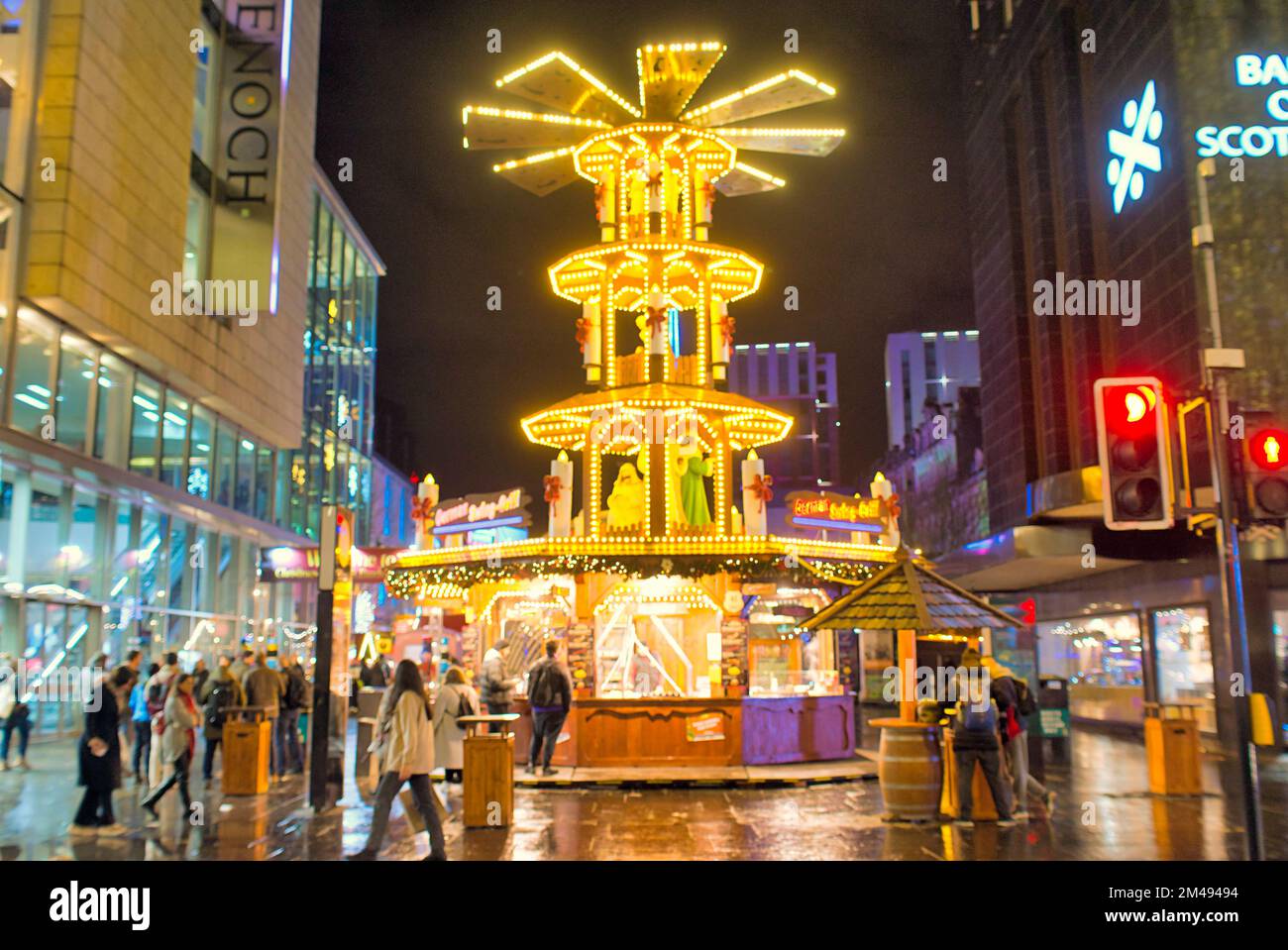 Fair Rides Scotland Glasgow, Scotland, UK 19th December, 2022. Style mile Christmas fair in ...