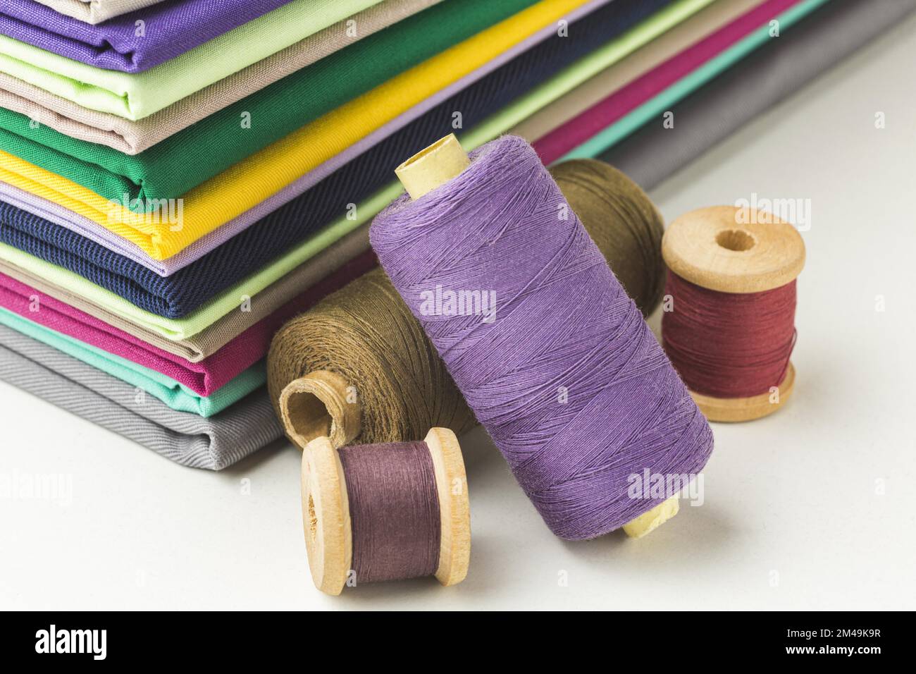 Thread pile hi-res stock photography and images - Alamy