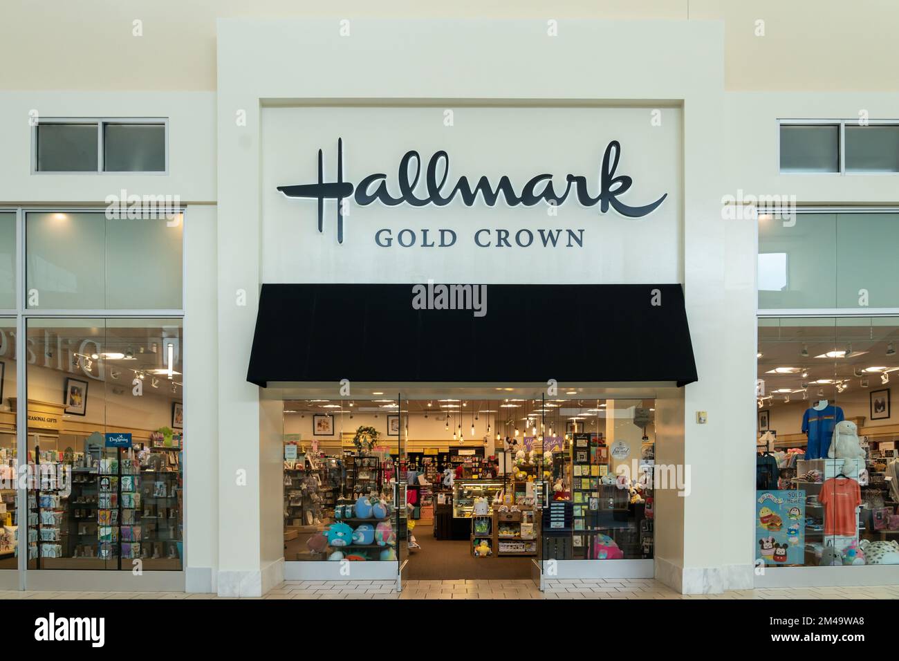 Hallmark cards hi-res stock photography and images - Alamy